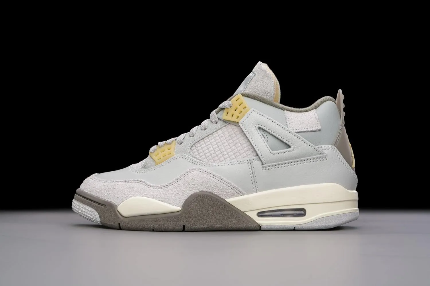 Nike Boy's Air Jordan 4 Retro Shoes