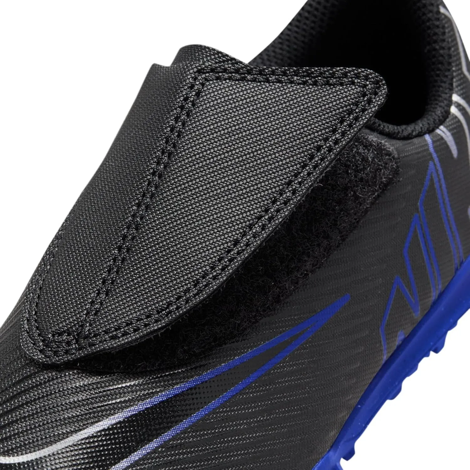 Nike Boy's Football Soccer Shoe